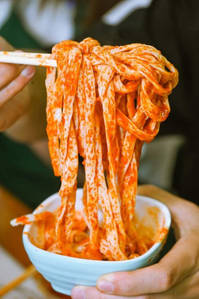 银川圈粉无数的辣糊糊,开到新城了_宁夏_味道_店里