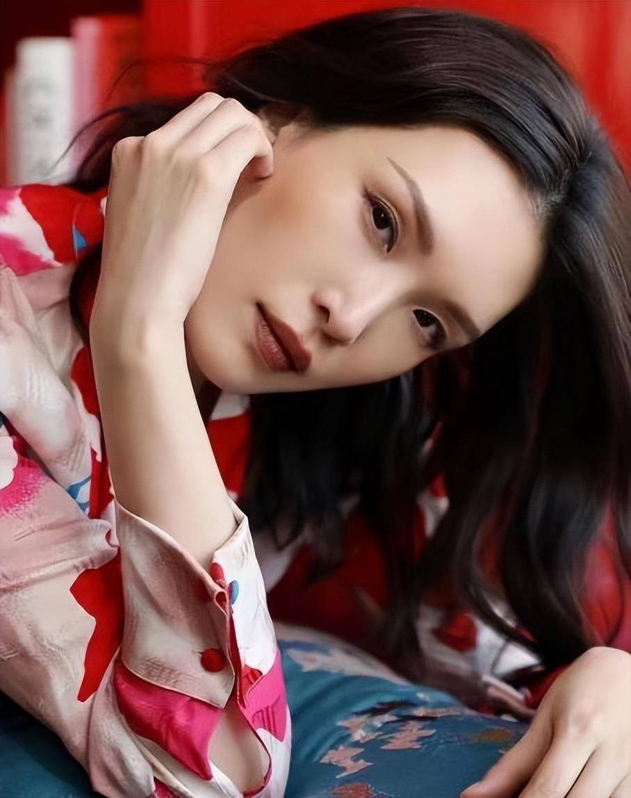 《春日迟迟再出发》顺利收官,"男性美姐姐"佟晨洁接力挑战《开播!