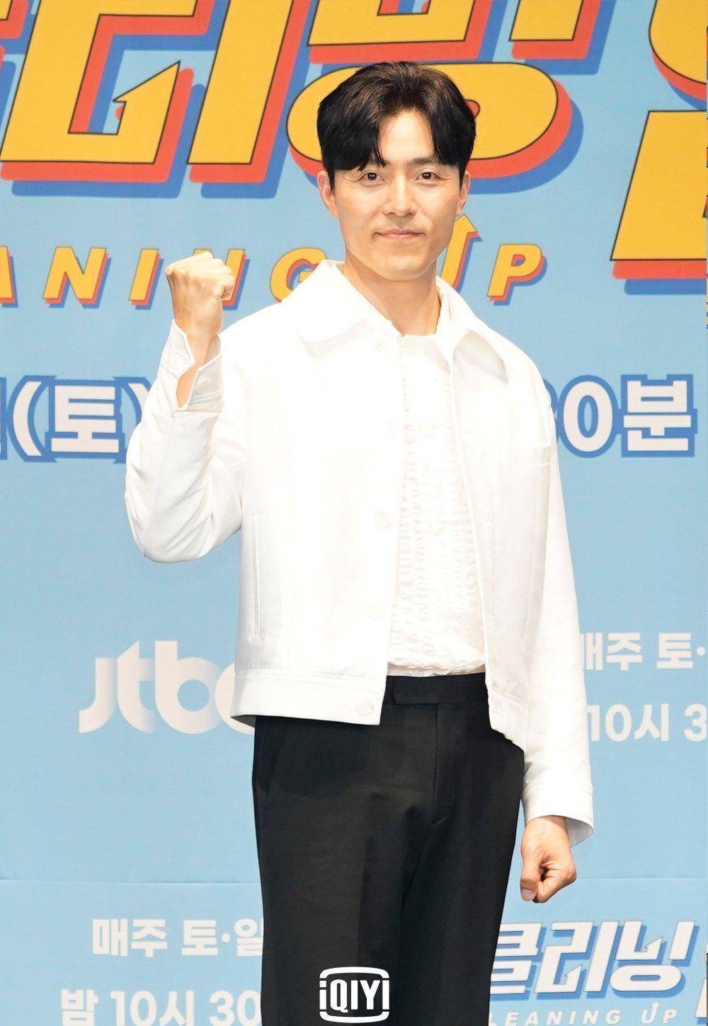 女王》今(2)日举办在线记者会,3位女主演包含《哲仁王后》尹成植导演