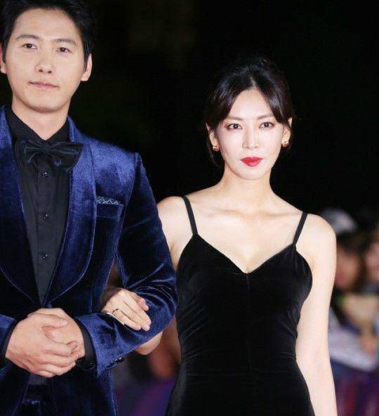 40岁金素妍《顶楼》美翻了,和老公一见钟情,23年前已是顶流_沈秀莲