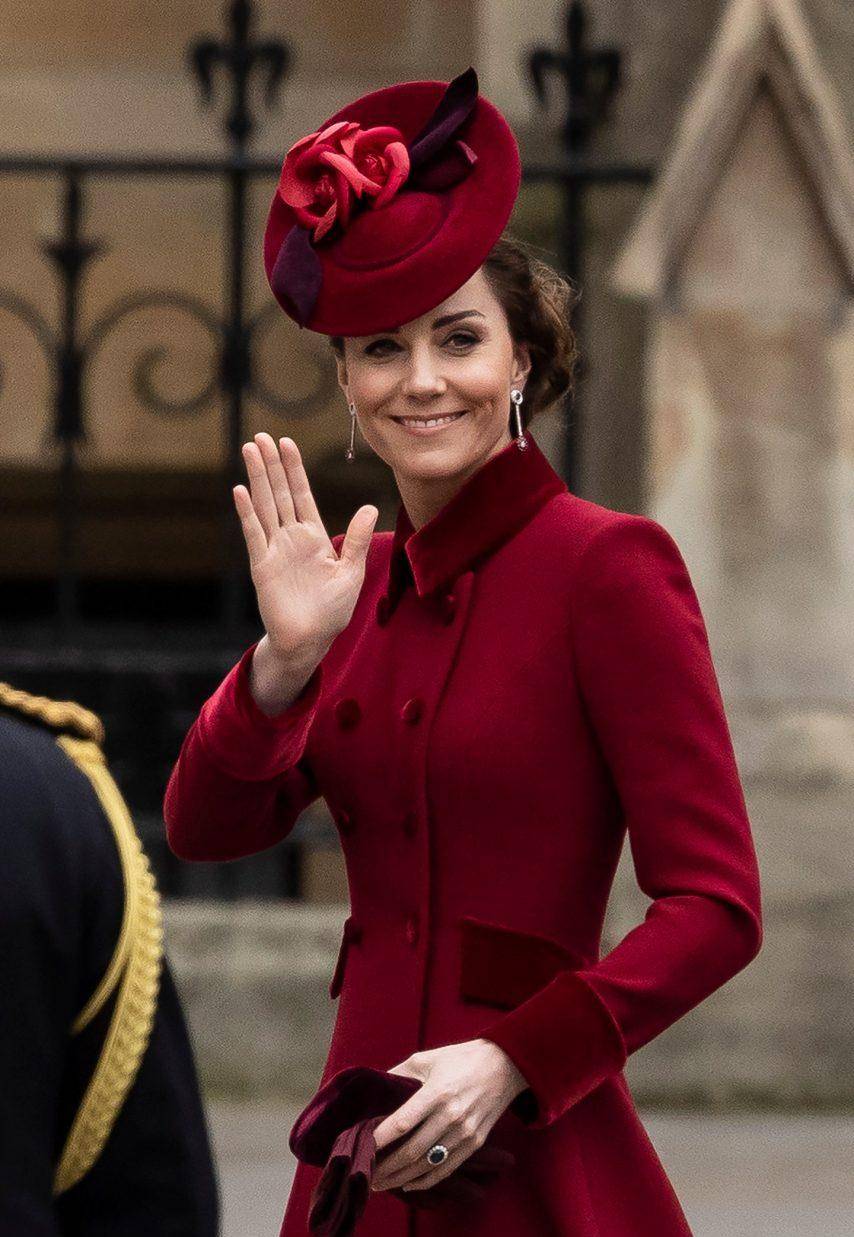 英国贵族礼帽女图片