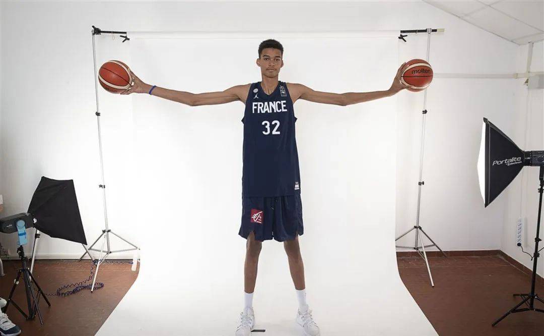 nba状元热门赛季报销身高2米21臂展2米44天赋比杜兰特还夸张