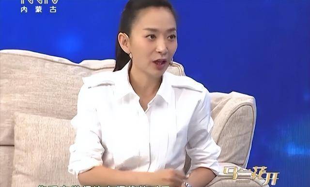 他不假思索地回答:随后又回忆起当时句号与女儿在一起的时光,他说当时