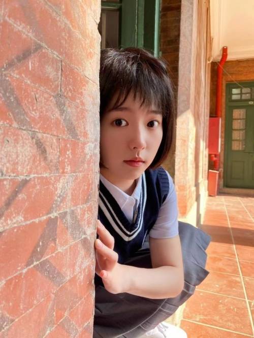 95后小花何蓝逗电影电视剧层出不穷事业步步上升