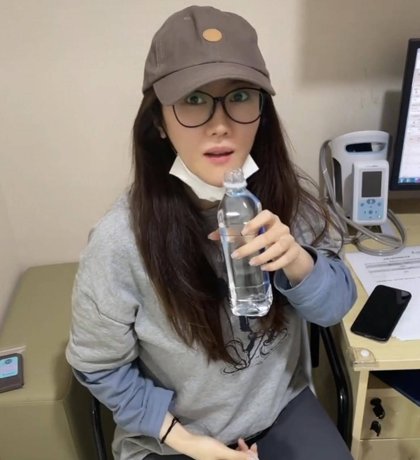 原创宋丹丹儿媳王博谷嫁小7岁巴图生两子婆婆把我宠成小公主