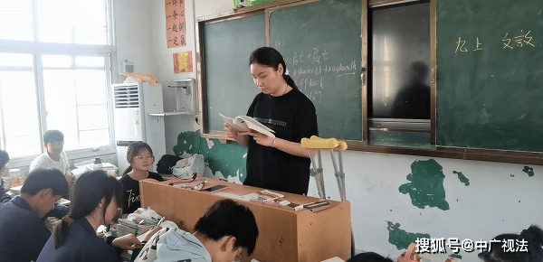 南阳市汉冢中学刘子璇老师关键时刻见真情_工作_治疗_精神