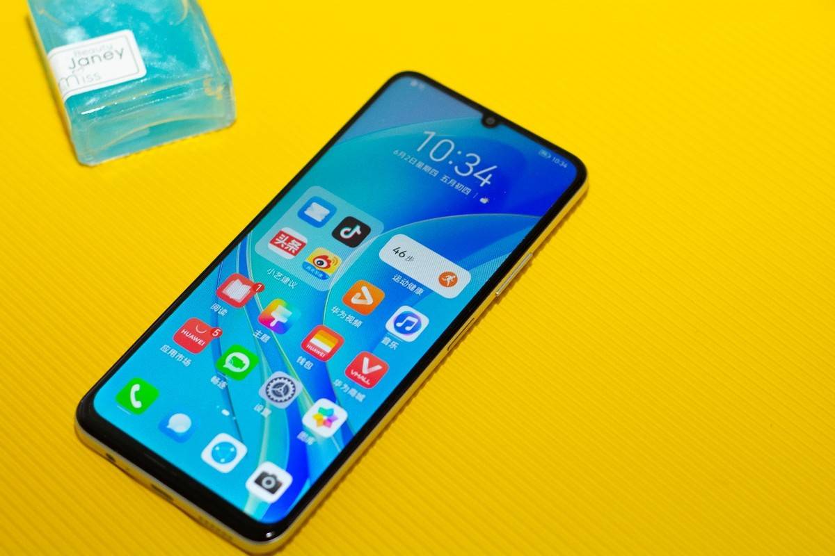 华为畅享系列新机华为畅享50时尚外表颜值在线给你更多选择