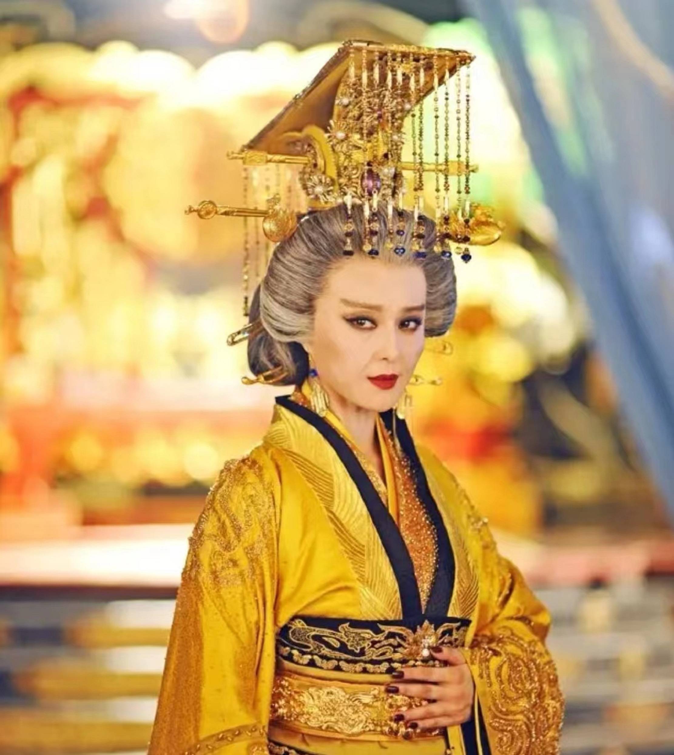 武则天是我国历史上唯一一个正统的女皇帝,他67岁即位,82岁去世,是