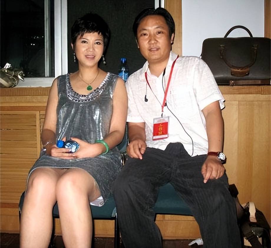 杭天琪:被外国男友骗家产,二婚嫁小13岁男友,47岁冒险生二胎_父母