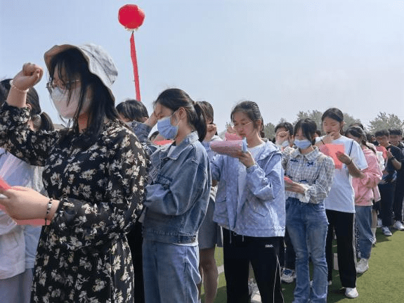 盐城市大冈中学隆重举行2022届高三毕业典礼暨高考出征仪式_学子_青春