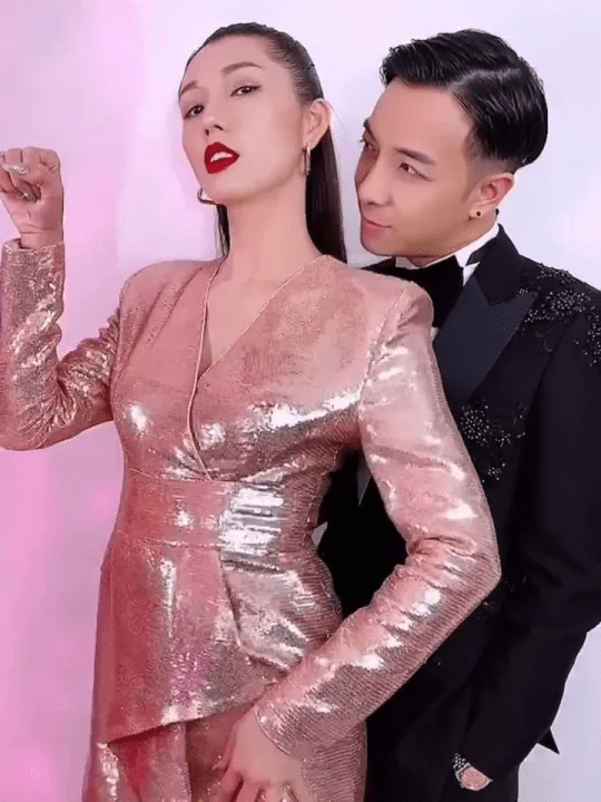 抖音最火夫妻档,2年圈粉4600万,言真夫妇,我妒忌了