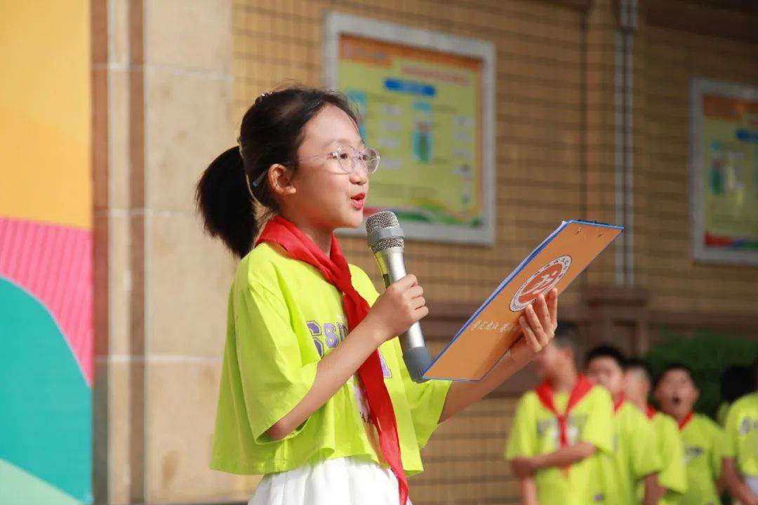 双流区九江小学举行争做绿色低碳ai小达人环保主题升旗仪式