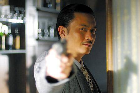 《保密局的枪声》中阴险狡诈的张仲年如同大多数演员一样,在谢君豪