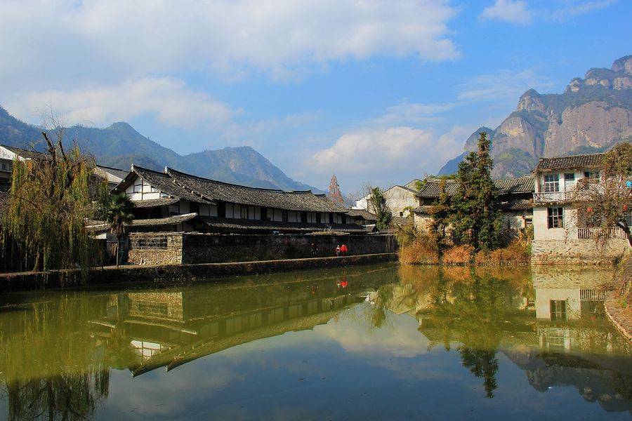 藏在浙江永嘉的古朴村落始建于明朝成化年间尚存有17处古门台