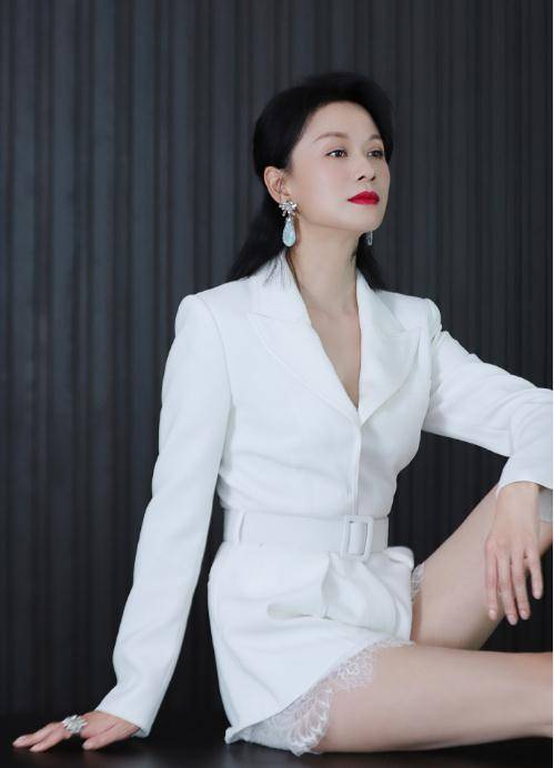 倪虹洁:聚餐时被父母看到婷美策划,我们度过了最长的30秒钟_全家人