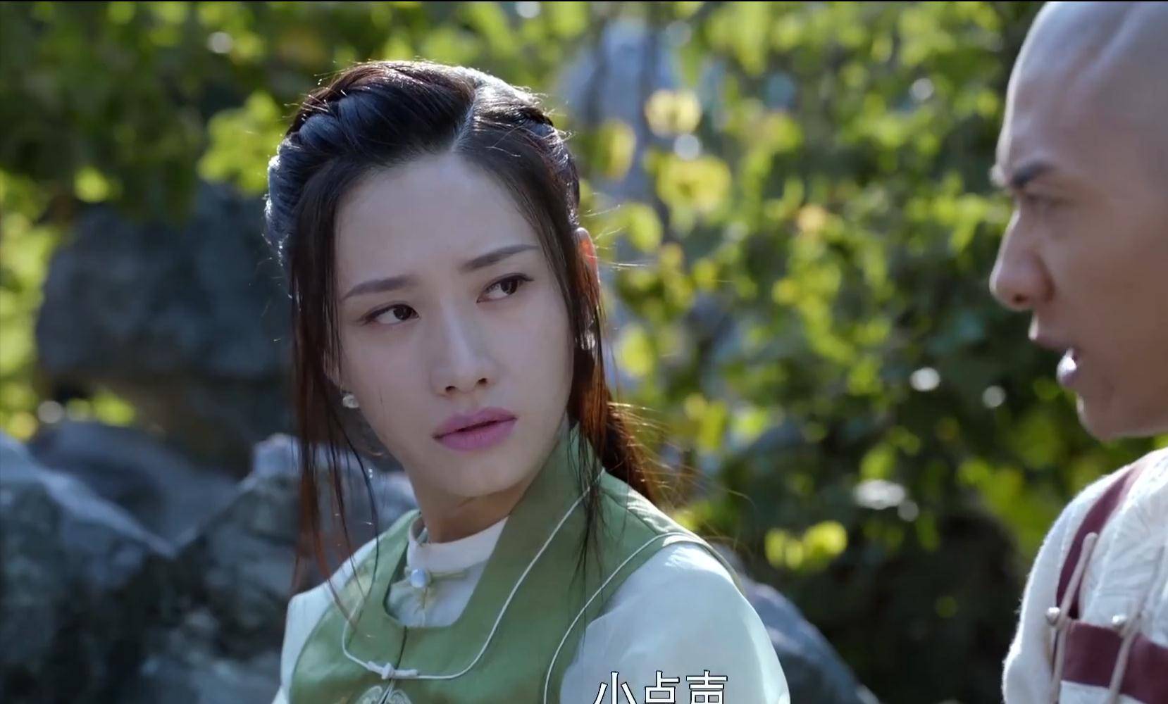 并且,在新版《鹿鼎记》中,郭泱的阿珂不仅外貌和"美若天仙"沾不上边