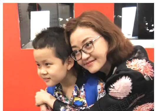 72岁王刚女儿近照曝光,与父亲神似,儿子和亲弟弟只差半岁_时候_明星