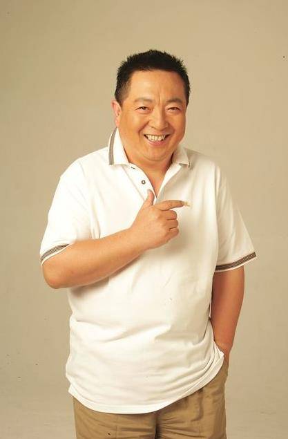 原创央视孩子王64岁董浩现状曝光衣着简朴住农村吃面条