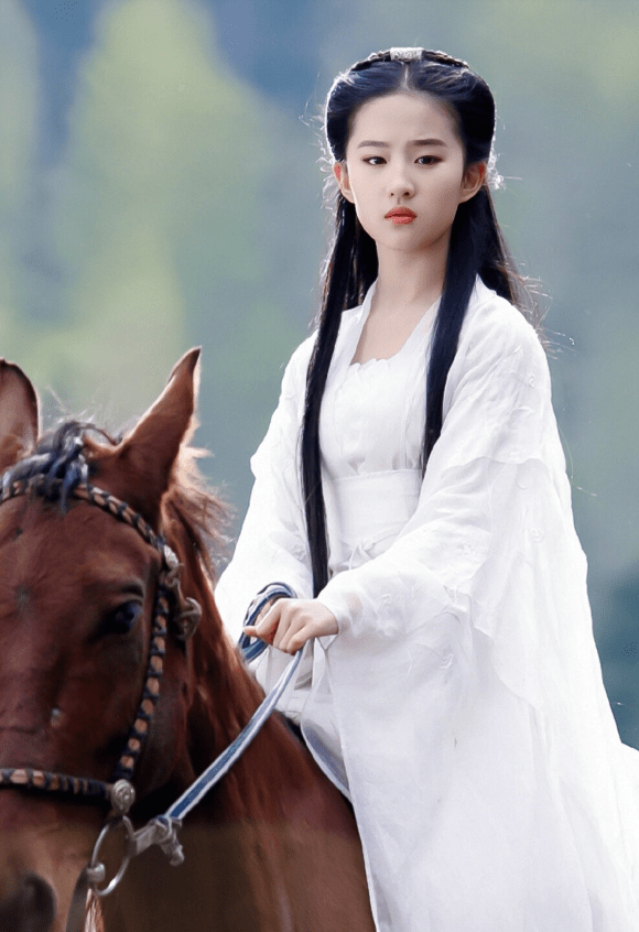 34岁刘亦菲再演神仙姐姐衣袂翩翩仙气飘飘灵动又飘逸