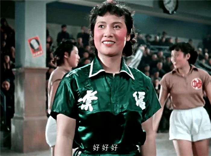 老电影《女篮5号》幕后:贺龙元帅出手相助,秦怡为角色学打篮球