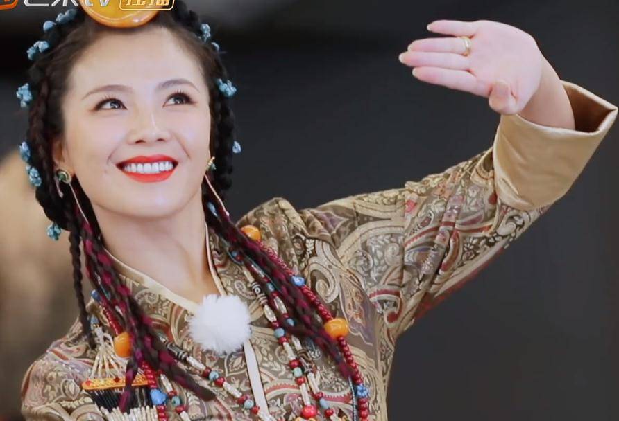 刘涛西藏行装扮当地造型,造型神似当年慕沙公主,42岁25岁还美_妻子
