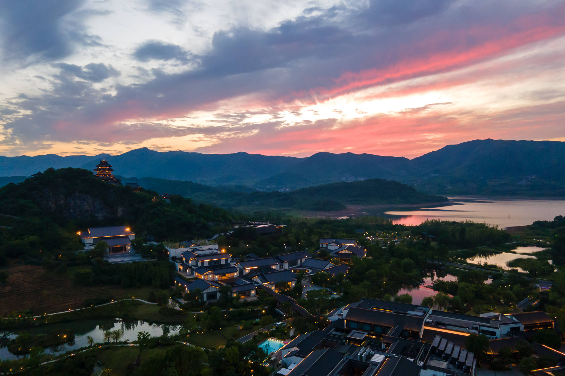 宜兴新晋网红打卡地,藏在山野间的江南小镇,景色美若世外桃源_苏东坡