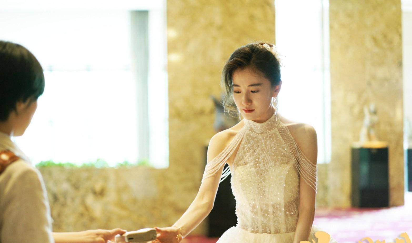 2,王丽语—剧中扮演可可,毕业于北京城市学院,1994年出生,27岁从小就