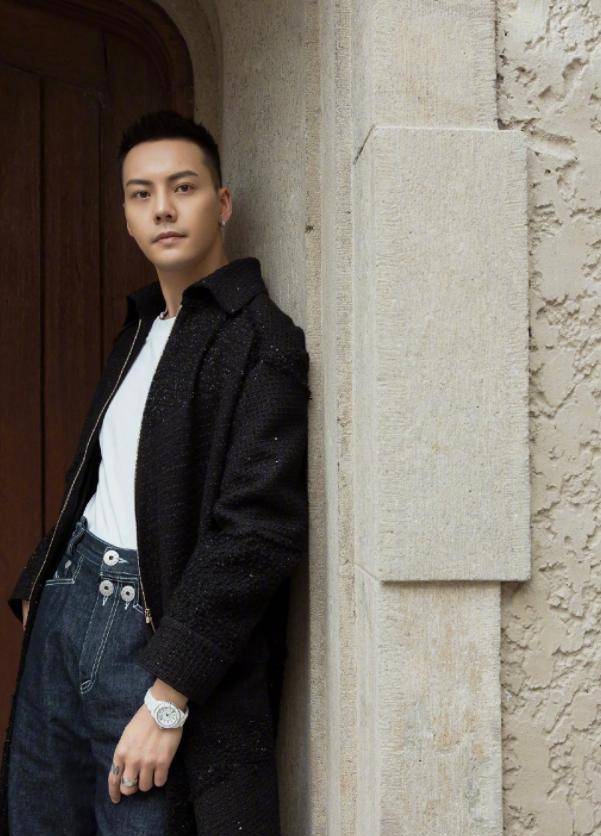 原创陈伟霆不愧是潮流人穿格纹套装干净大气休闲又好看