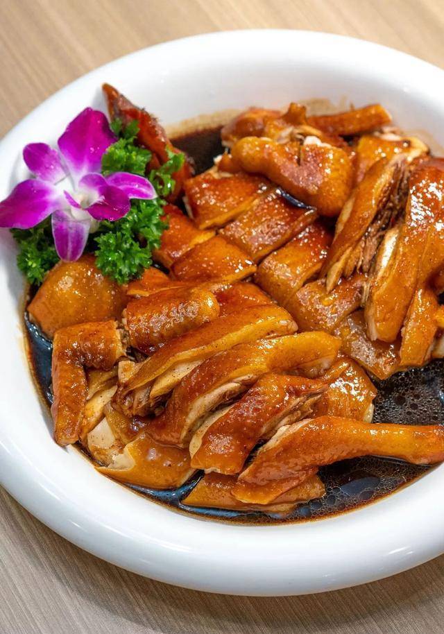 广东名菜葱香豉油鸡,色泽红润,葱香肉嫩,做法简单,学会不亏_鸡块_时候