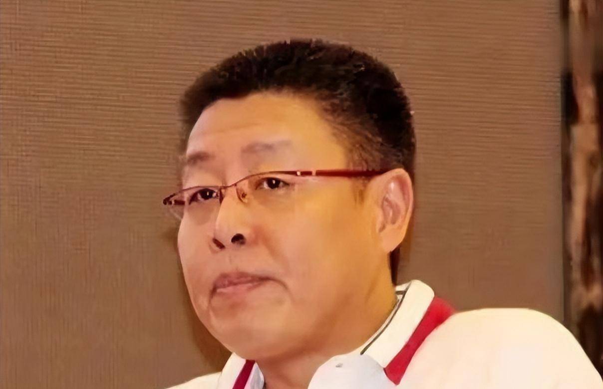 风流导演张健:替二婚老婆刘蓓抚养儿子,却与张若昀成仇家_张黎_黄鸣