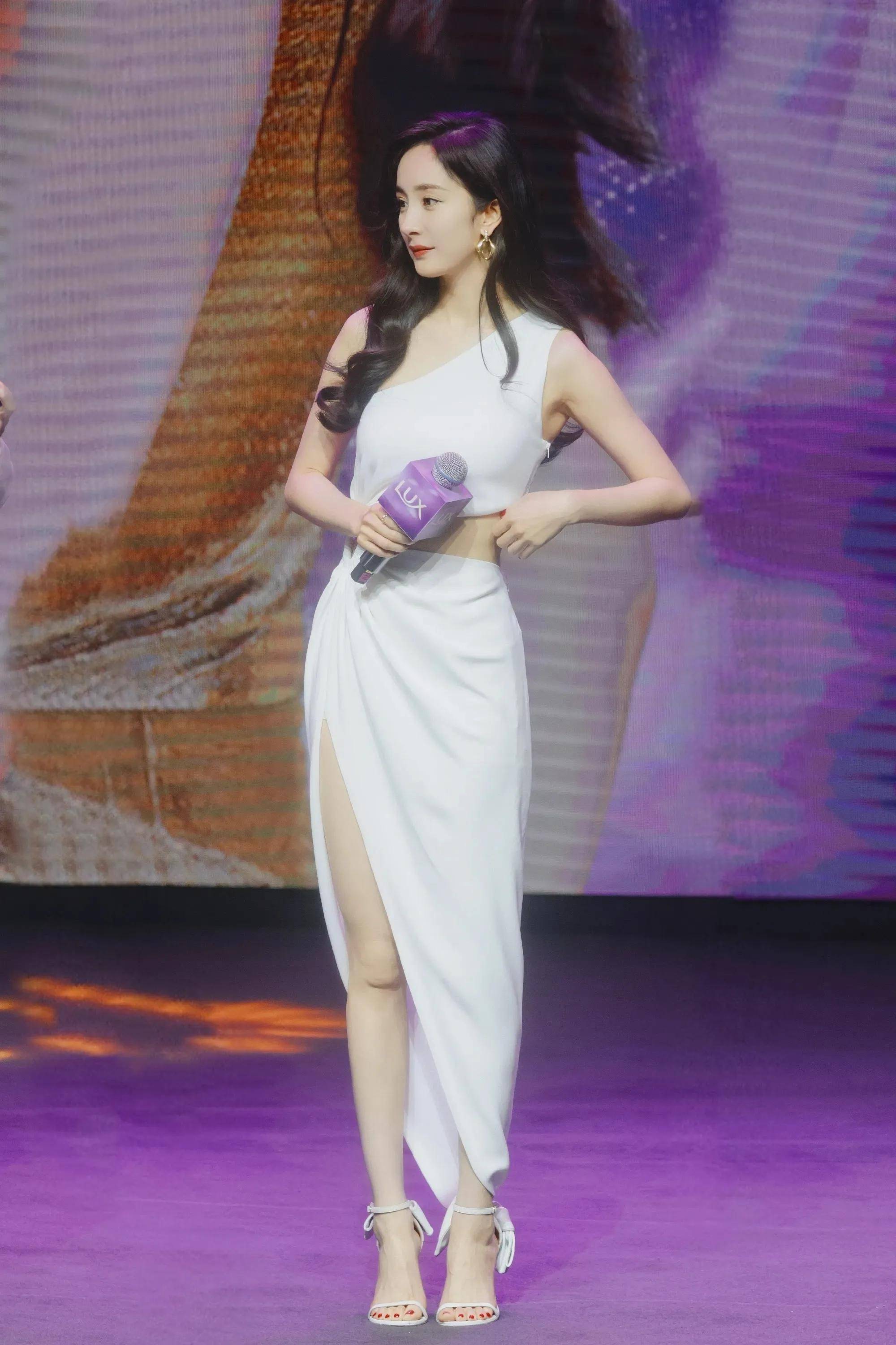 原创杨幂被称为腿精她的腿到底有多完美