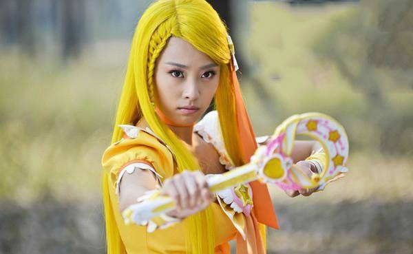 基本是模仿《巴啦啦小魔仙》的一部电视剧,她在剧中扮演小蓝公主