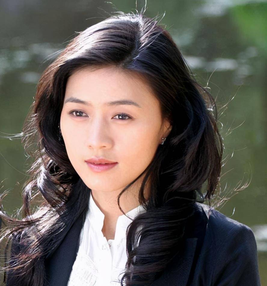 甚至戏路差不多的另一位女演员似乎已经被人忘记,她的名字叫田海蓉