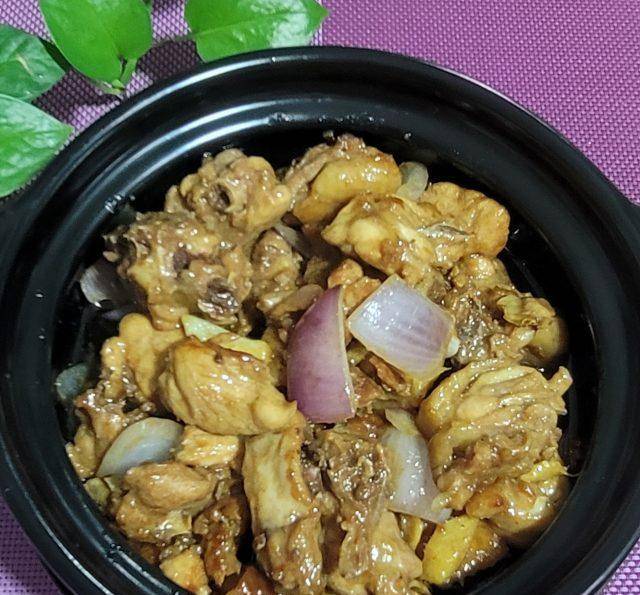 原创啫啫沙姜鸡