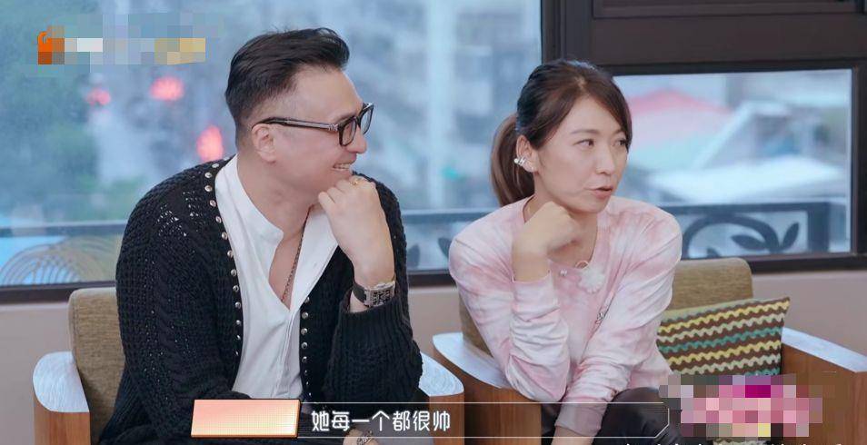 最新一期的节目中,侯佩岑的好友就曝料侯佩岑的"每一个(前男友)都很帅