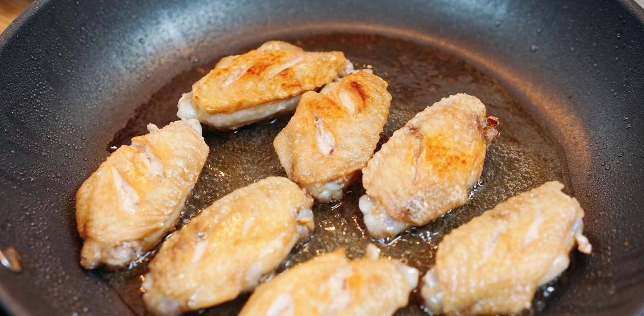 5分钟搞定的快手菜煎鸡翅只需一丢丢盐好吃到吮手指