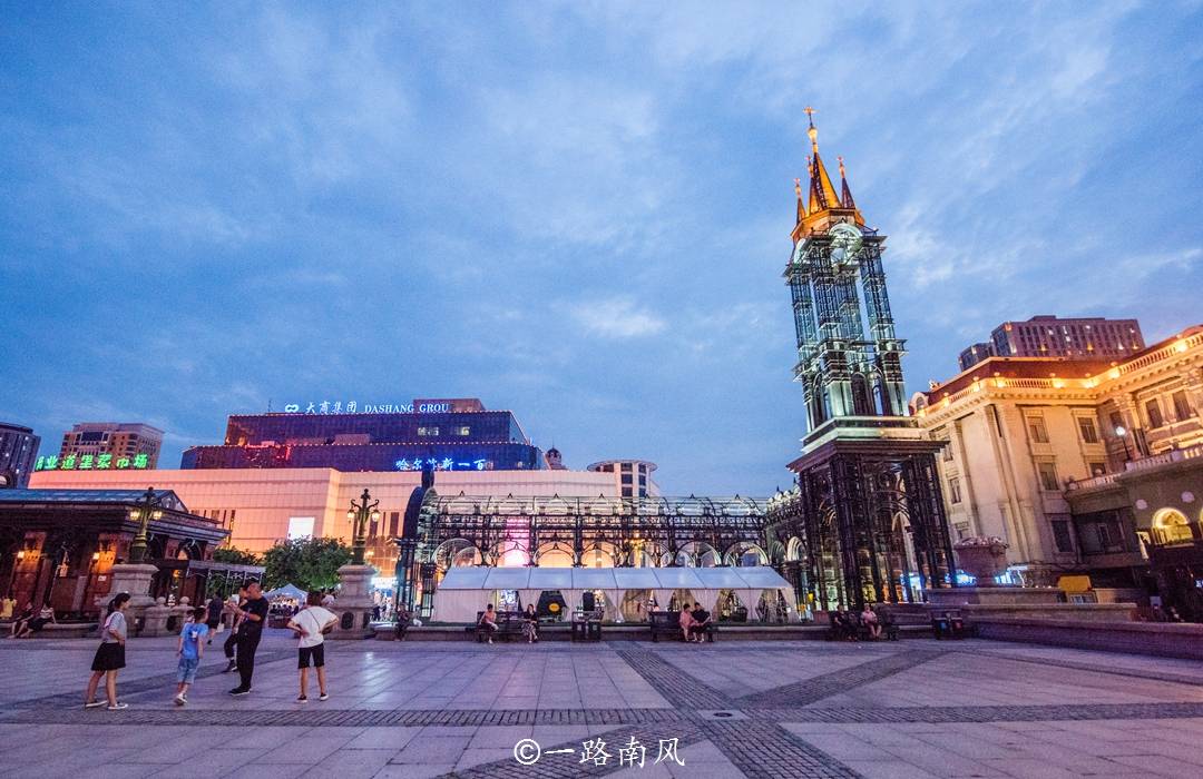 东北避暑城市哈尔滨， 白天平均温度25℃，晚上逛街犹如身在空调房