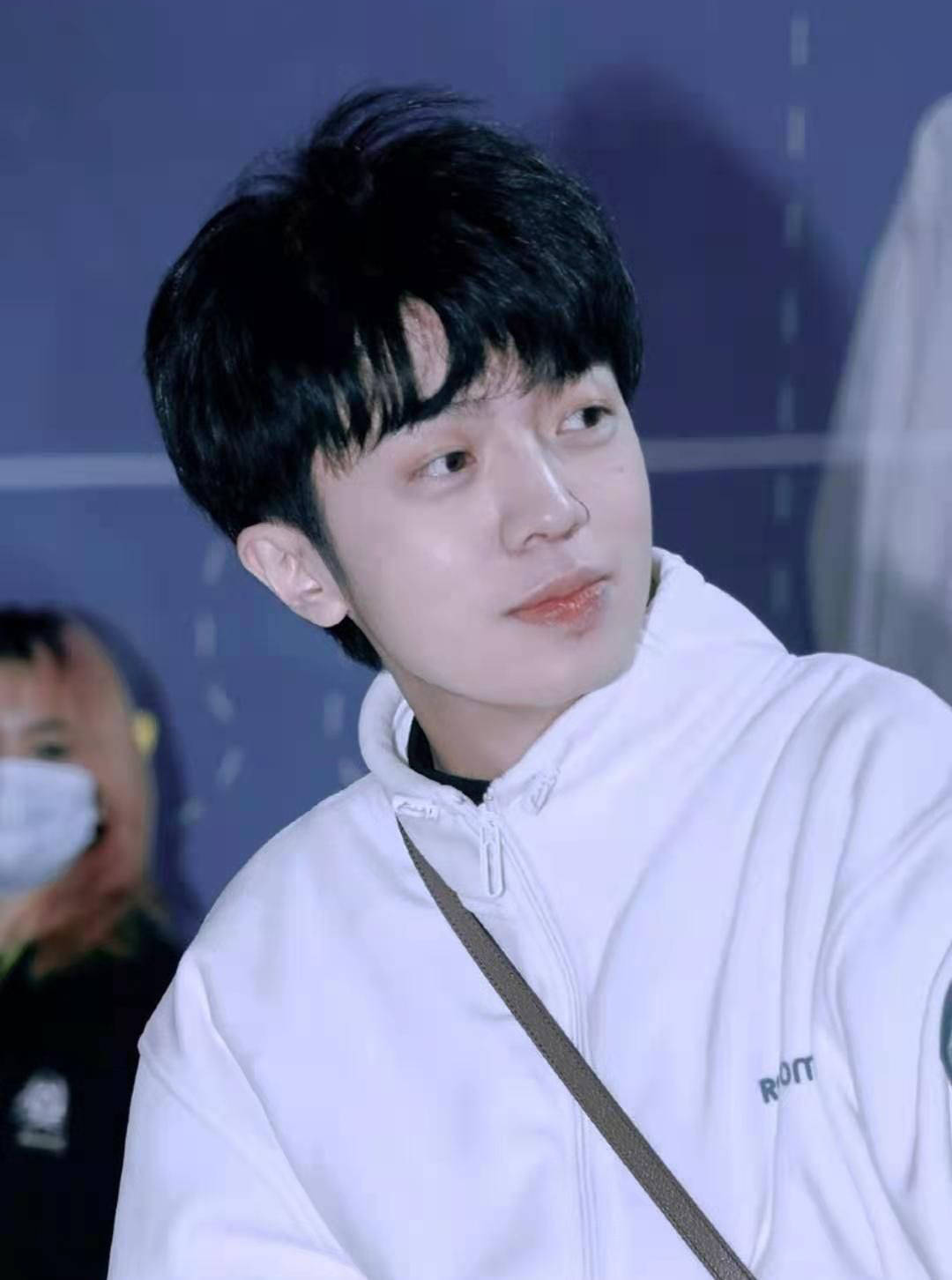 原创向鞠婧祎道歉之后姜云升发文澄清家庭出身否认父亲是百亿富豪