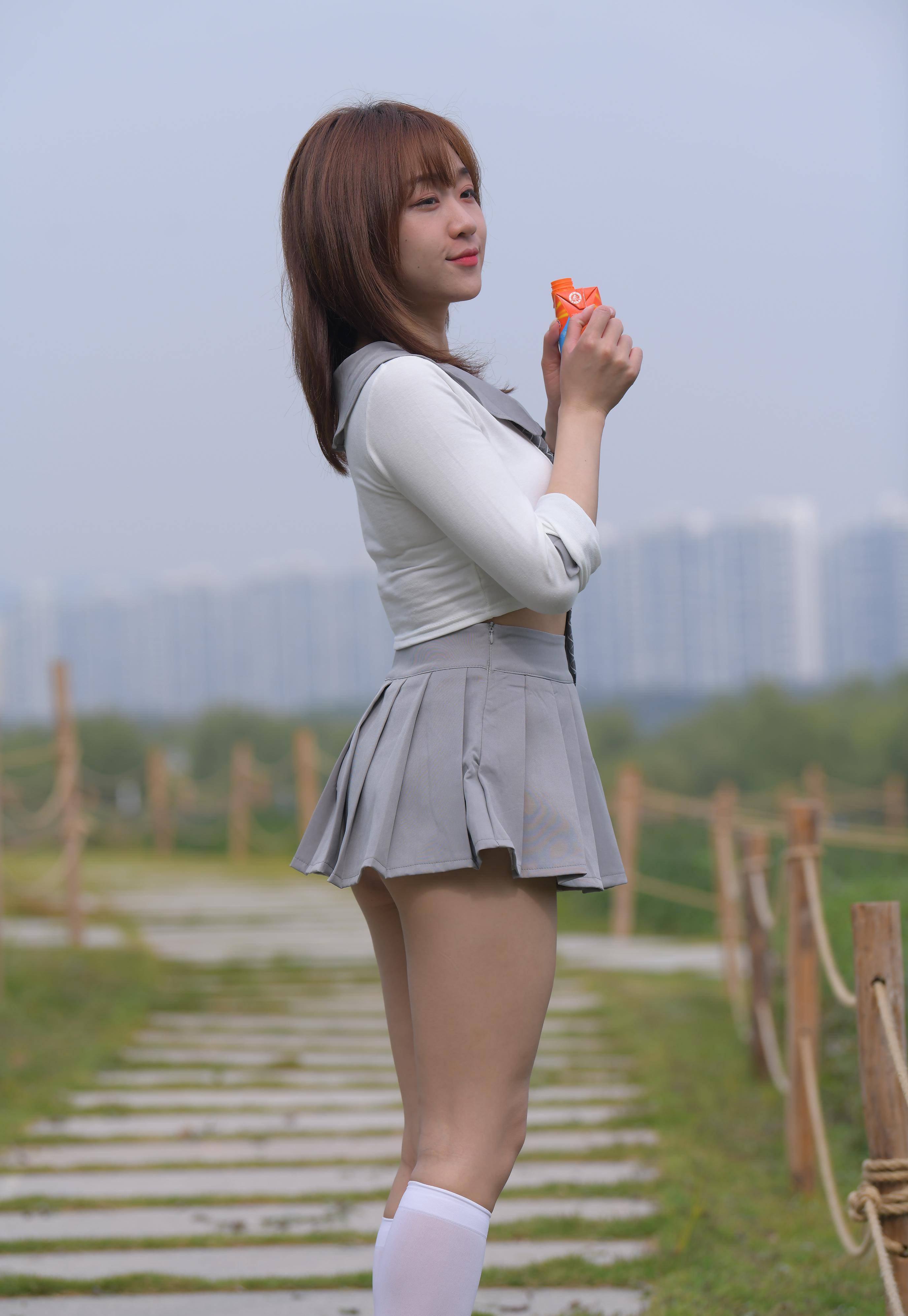 学生装尽显独特魅力,小少女青春时尚,最美姿态尽收眼底_女生_方面