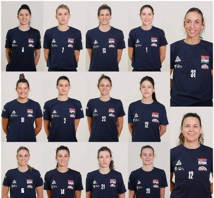 ����ά��Ů�ŷ����ڶ�����վ���������㱻�ˣ��廨�ͺ�«�� ...