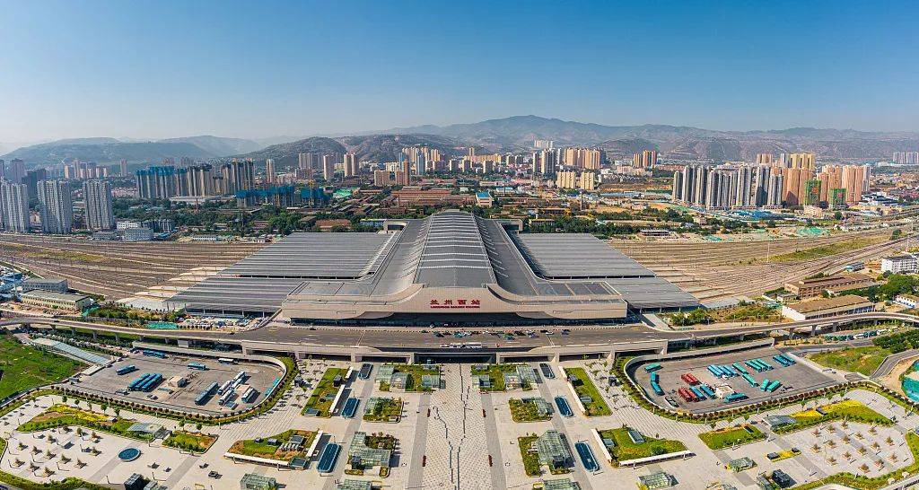 彭家坪,背靠兰州西客站,紧邻西站商圈,生态环境宜居,占据了兰州市的