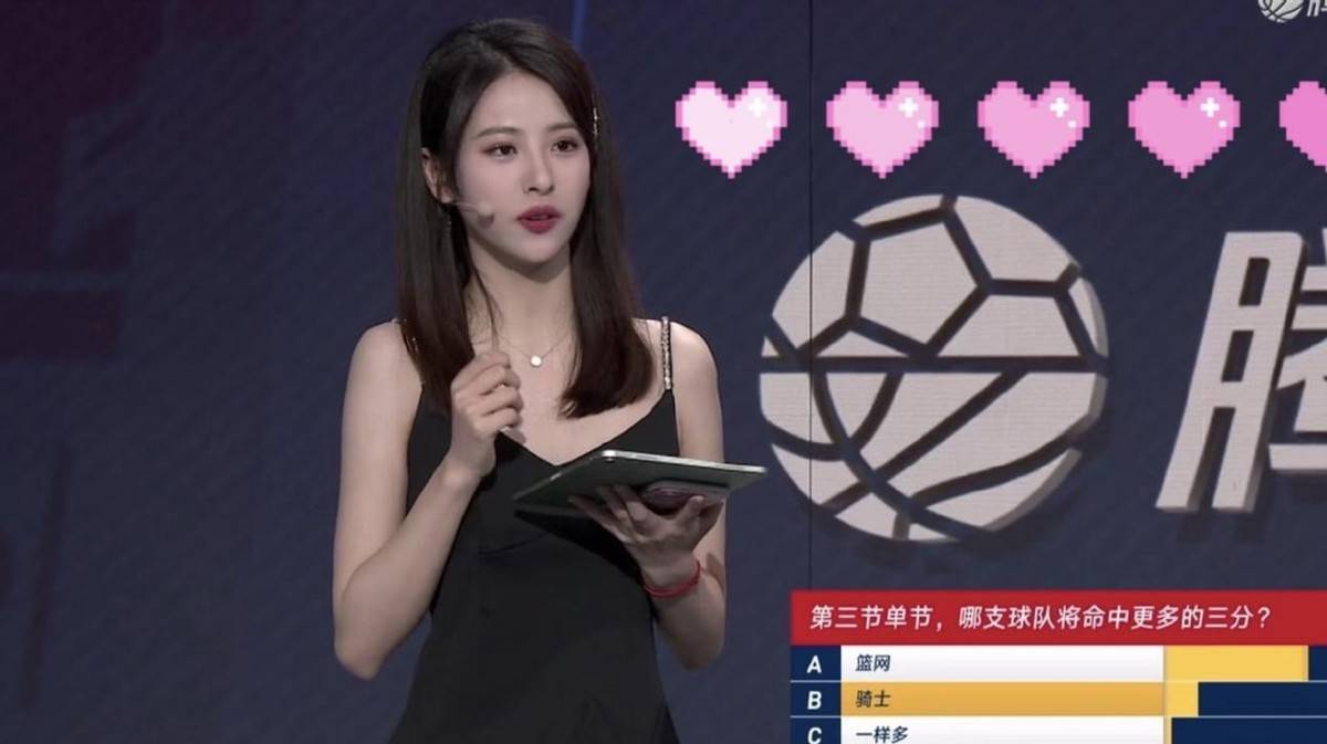 原创李秋瞳晒港风靓照24岁nba美女主播不输女明星喜欢湖人队