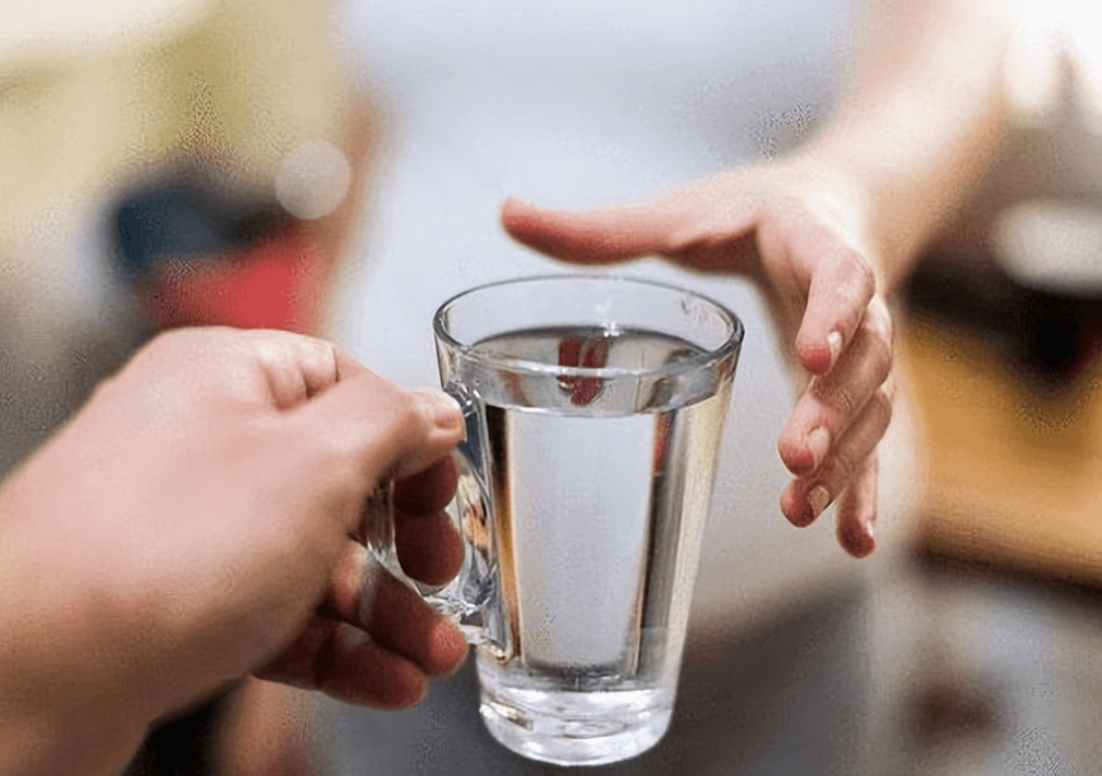 本来一天的工作量已经让人索然无味了,在喝白开水不会喝到怀疑人生吗?