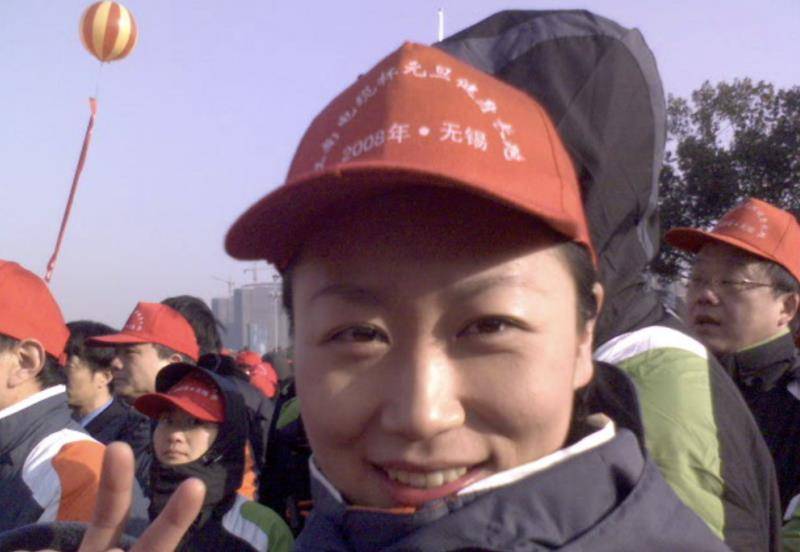 破例提拔为王牌栏目"新闻60分"的主持人,成为著名主持人缪开元的搭档