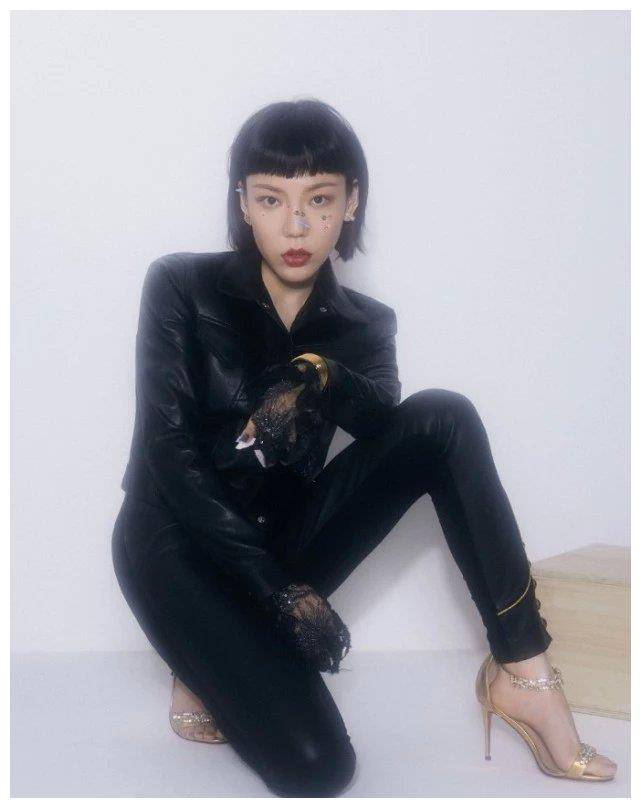 终于知道吴莫愁为啥不喜欢穿半身裙?