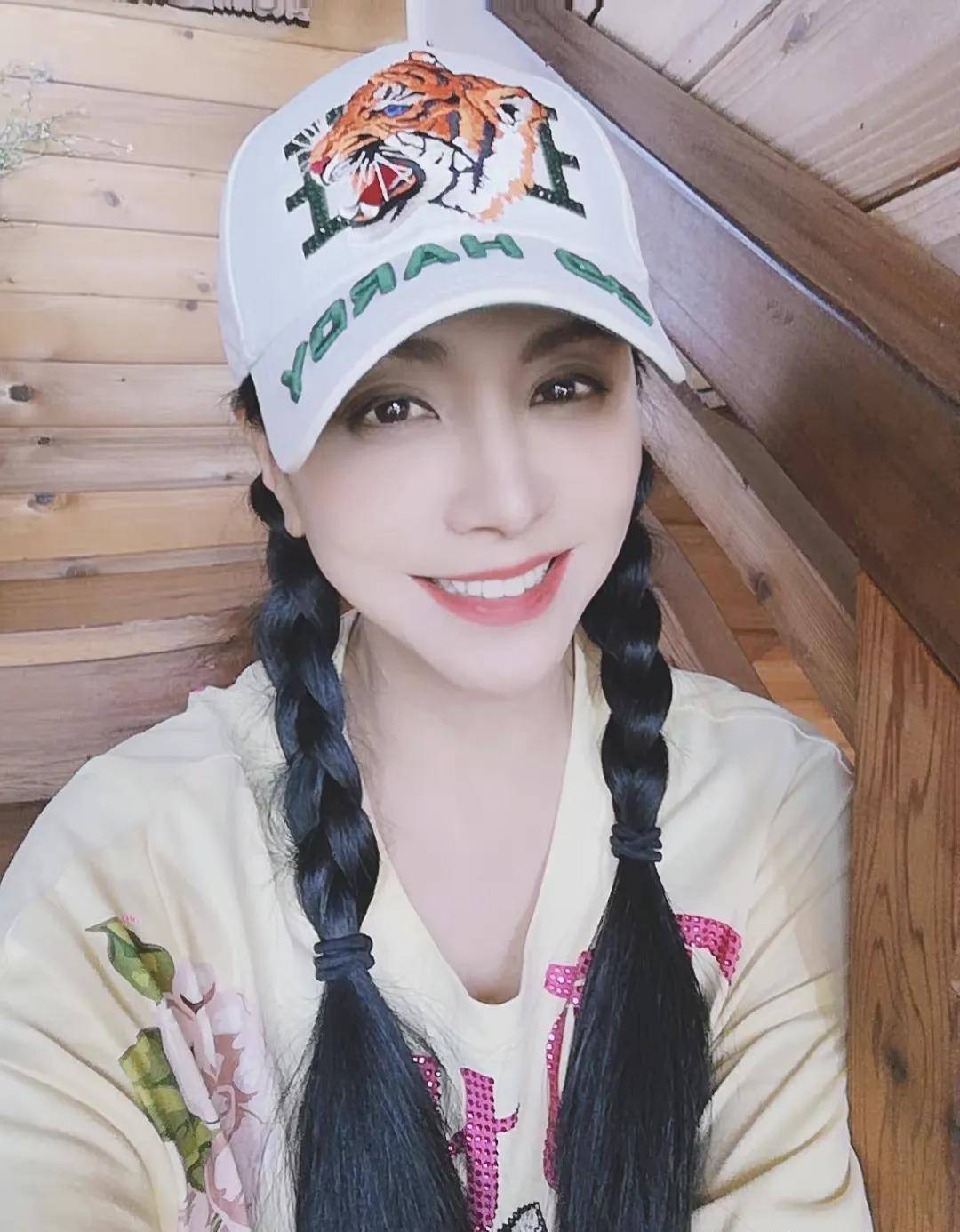 原创台蛇蝎美人田丽痛甩马景涛两婚两离54岁依旧单身时尚潇洒