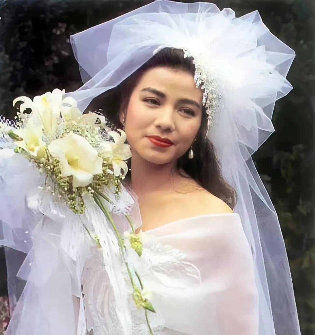 "痴情美人"红姑:一生只爱一个人,一世只念一种爱_钟楚红_成龙_合作