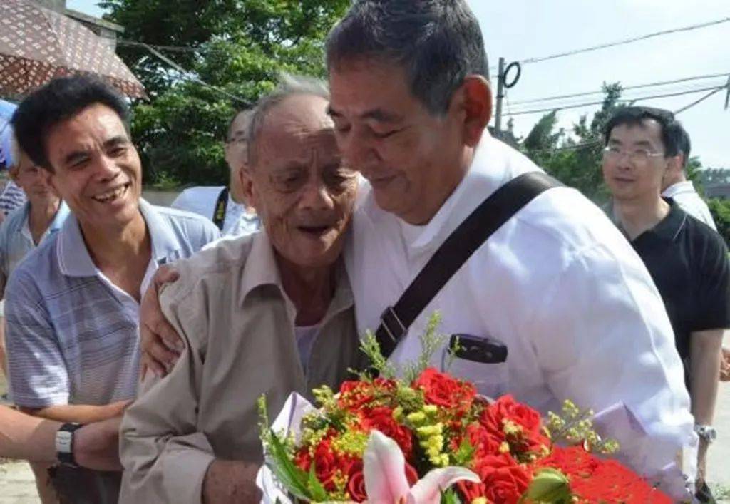 熊伯洪：洪都拉斯总司令，66岁首次回广东老家，找到87岁的亲哥哥