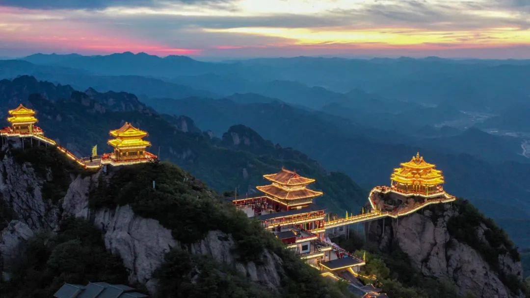 河南旅游：老君山的夏日夜景，怎一个美字了得