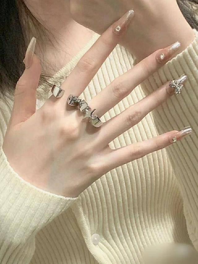 如何美白手部皮肤30岁还能养成少女手吗